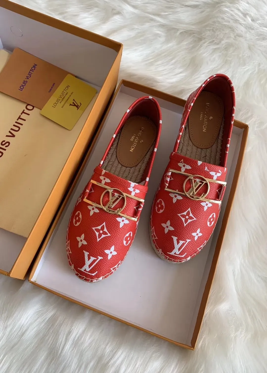 👟👟Ex-factory price 380👟👟 Lvui...Vuitt* on/】...Top purchasing agent, the highest version. Counter 19ss autumn and winter new straw woven women's, men's, mixed material gold thread letter fisherman shoes series, popular single shoes, beautiful on the feet. Purchase the authentic original build 6⃣Female model: sizes 34-41.
